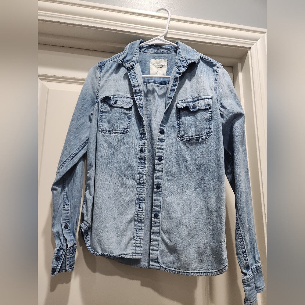American Eagle Outfitters Light Blue Denim Button Shirt